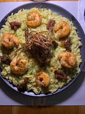 Gimaní Speakeasy & Rooftop