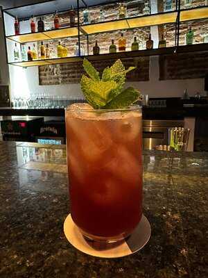 Gimaní Speakeasy & Rooftop