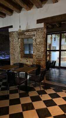 Gimaní Speakeasy & Rooftop