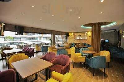 El Bunker Social Club