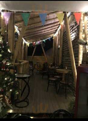 La Colina Tienda Tertuliadero