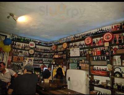 La Colina Tienda Tertuliadero