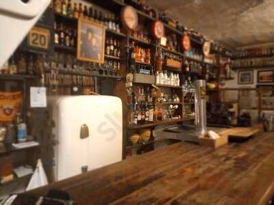 La Colina Tienda Tertuliadero