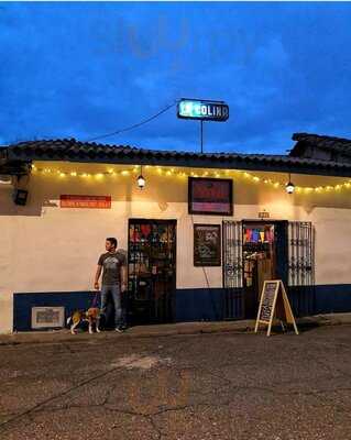 La Colina Tienda Tertuliadero