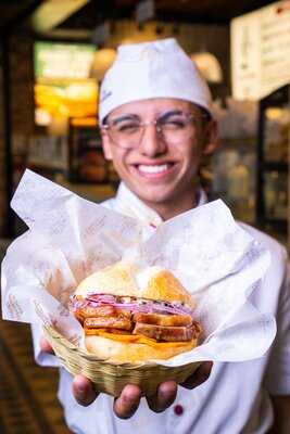 La Lucha Sangucheria Criolla Unicentro