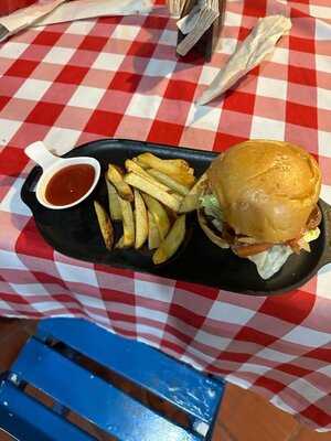 Cha Chas Soulfood Restaurant & Crabhouse