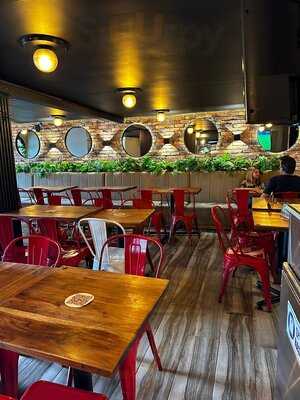 Burger Town Calle 99