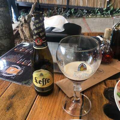 Woods Pizza & Beer Garden