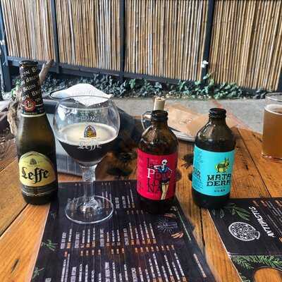 Woods Pizza & Beer Garden