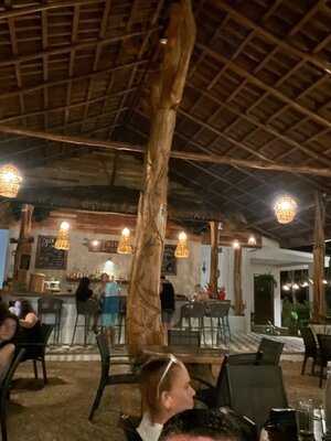 Tiki Hut Bar & Restaurant