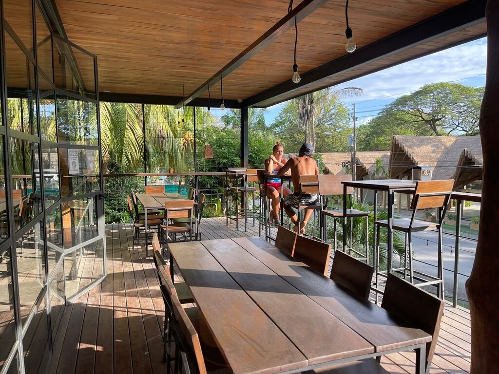 Kooks Smokehouse & Bar