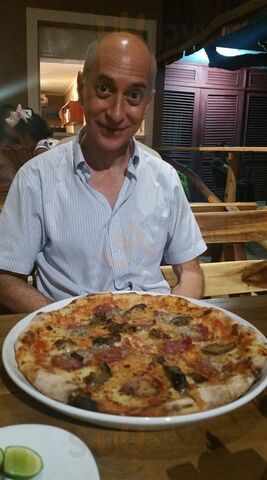 La Cotorra Pizzeria Bar Restaurant