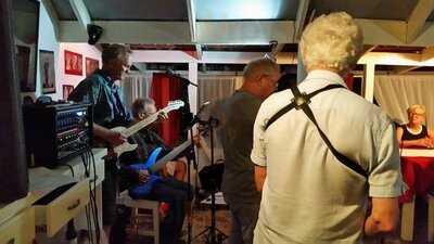 D Hot Indian Restaurant