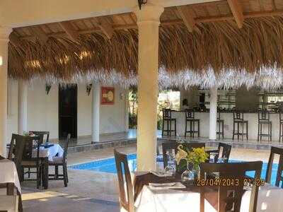 Aux Portes De France