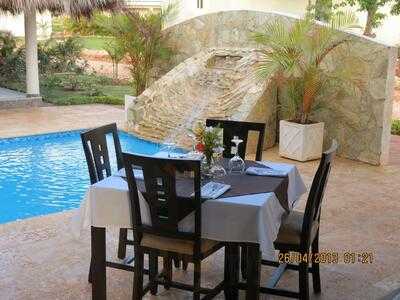 Aux Portes De France