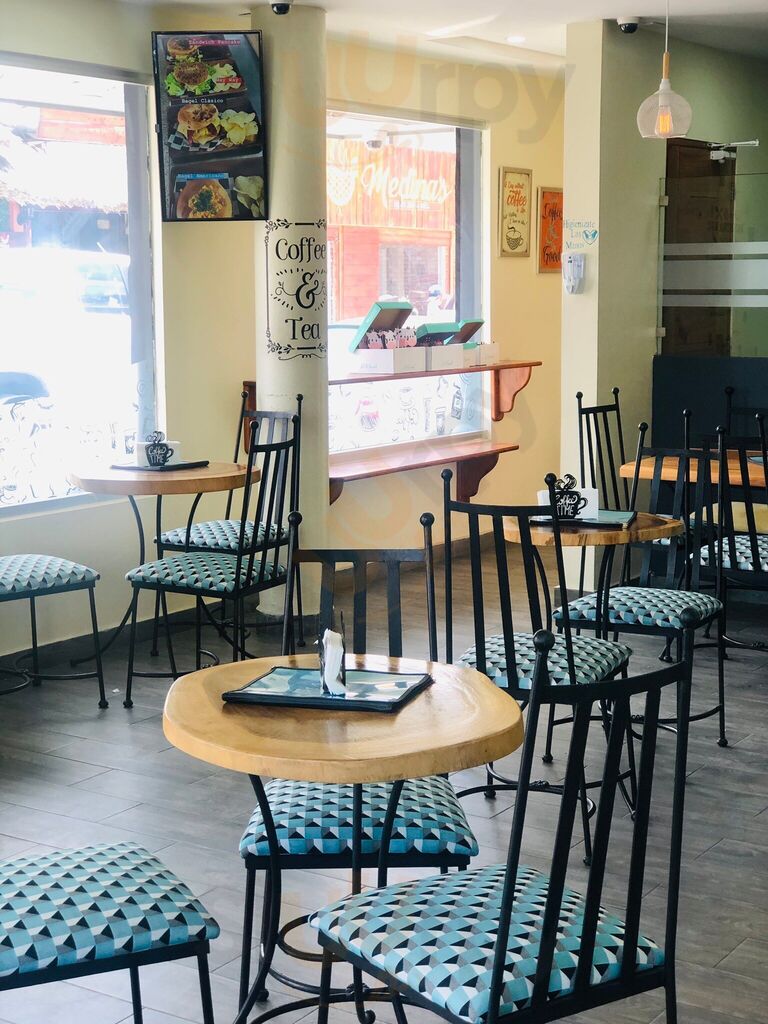 El Mandil Pasteleria & Café