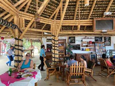 Hotel Bambu Canoa