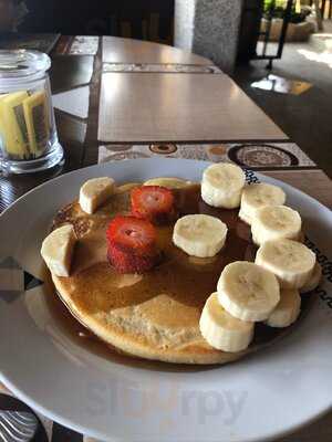 Common Grounds Cafe & Waffle House