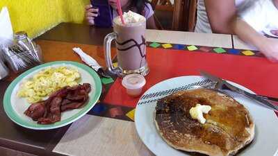 Common Grounds Cafe & Waffle House