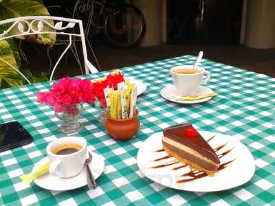 Claudio Y Alberto Bistró&coffee