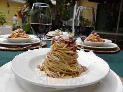 Claudio Y Alberto Bistró&coffee