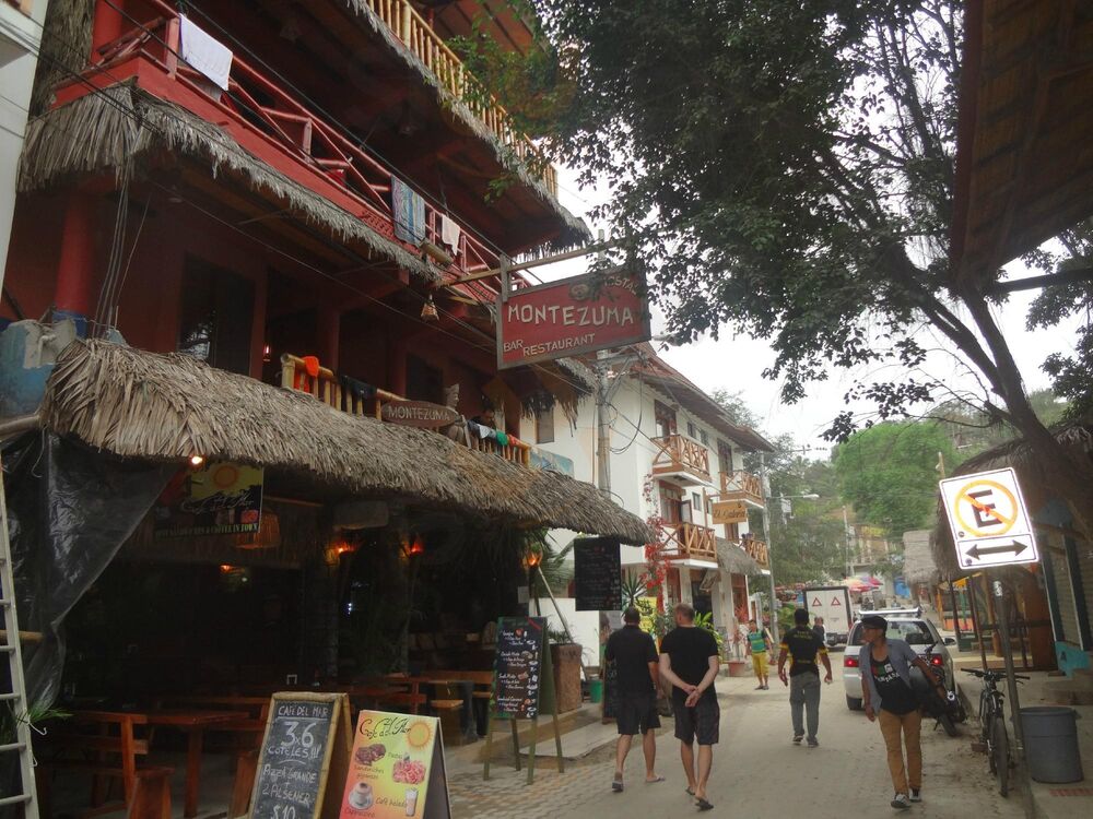 Montezuma Resto Bar