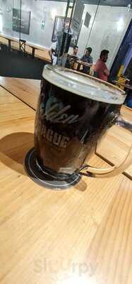 Golden Prague Pub Urdesa