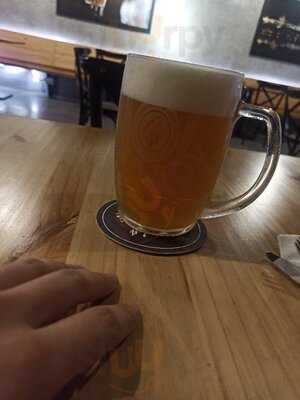 Golden Prague Pub Urdesa