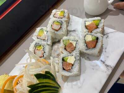 Luvxaki Sushi