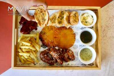 Mavi Café & Grill
