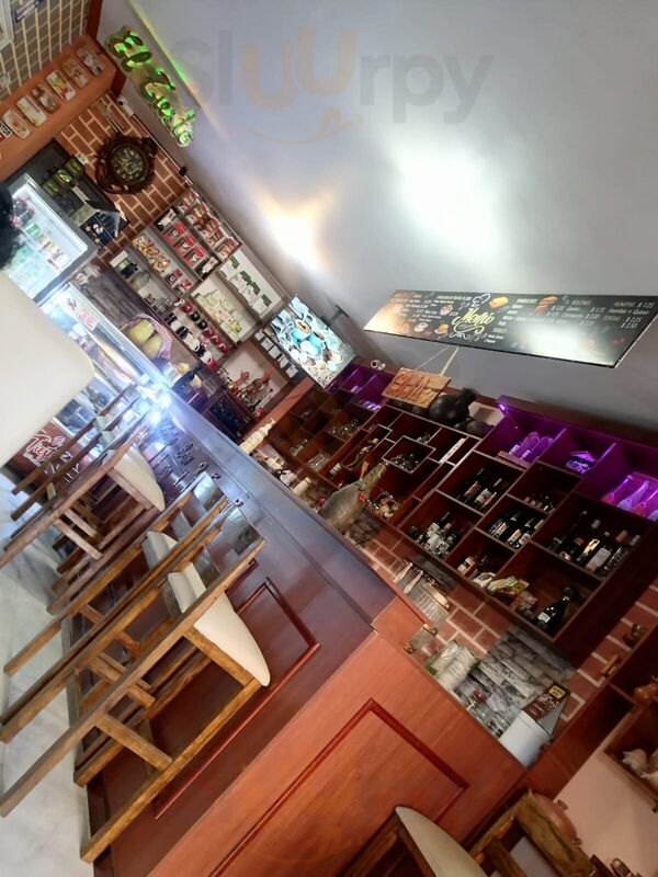 El Tiesto Café Restaurante