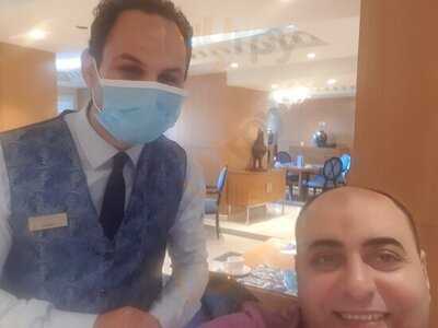 مطعم و غريل بلو