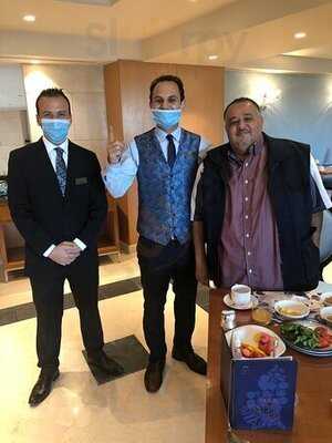 مطعم و غريل بلو