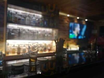 ‪scores Sports Bar & Restaurant‬