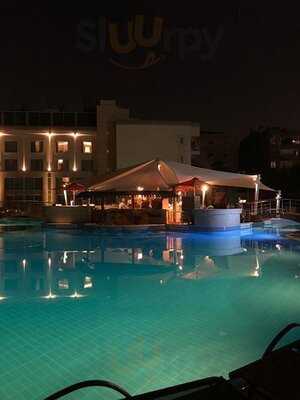 مطعم و بار سيتراس في فندق لو ميريديان الهرم