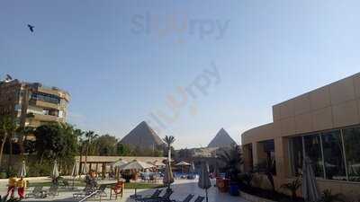 مطعم و بار سيتراس في فندق لو ميريديان الهرم