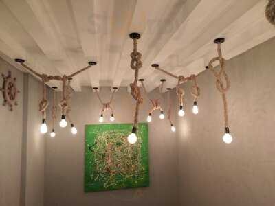 تمارا بيسترو لبناني