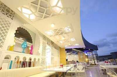 تمارا بيسترو لبناني