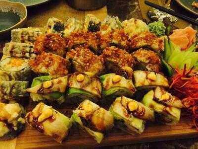 ‪simonds Restaurant & Sushi‬