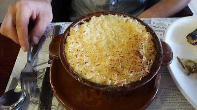 مطعم وكافيه تاشا