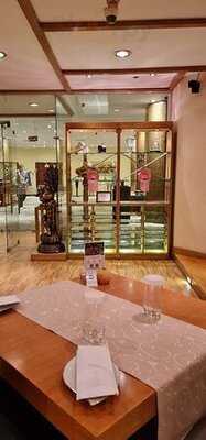 ‪maharaja Indian Restaurant At Ramses Hilton‬