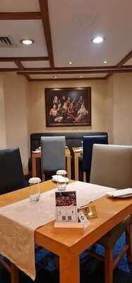 ‪maharaja Indian Restaurant At Ramses Hilton‬