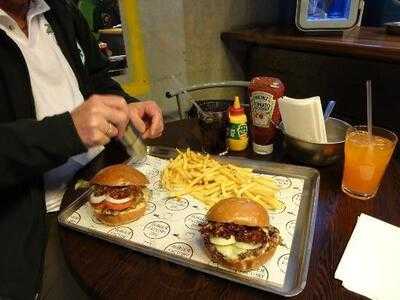 ‪burger Factory 2012‬