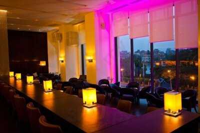 ‪stage One Lounge And Bar‬