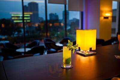 ‪stage One Lounge And Bar‬