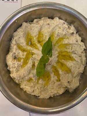 تمارا بيستر لبناني