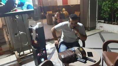 سلسلة  كافي  شوب  ثري  ماسترز