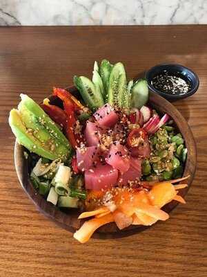 لايف إيتري و دجوس بار