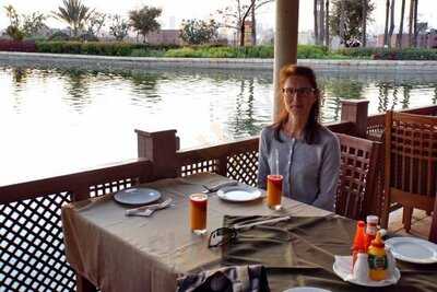 مطعم ليك سيد - حديقة الأزهر