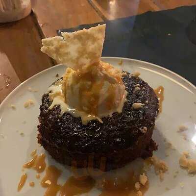 ‪charlie's Restaurant‬